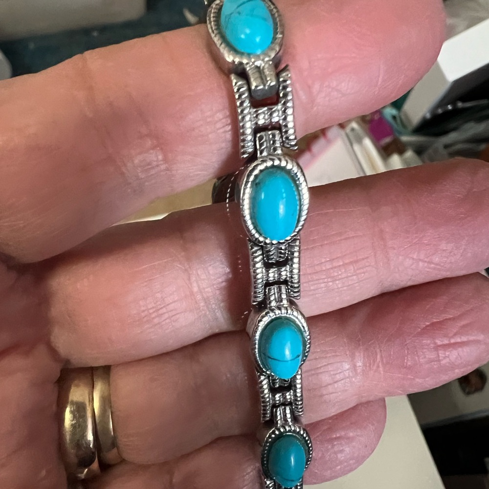 Ladies bracelet, turquoise stones